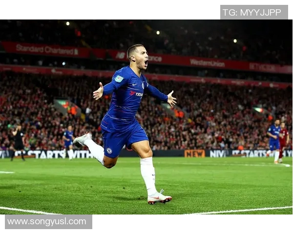 退役足球巨星回顾：辉煌生涯与场外生活的精彩转型